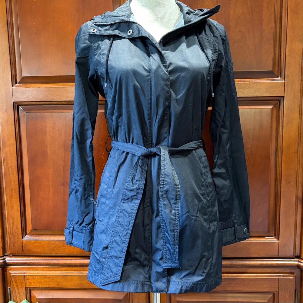 Columbia SzXS black hooded light weight jacket/rain coat